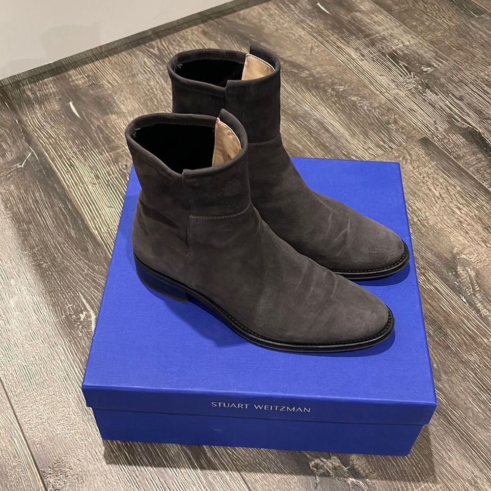 Stuart Weiztman 5050 bootie, women size 6